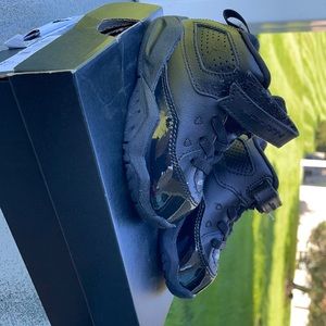 Jordan B’Loyal 5C toddler sneaker